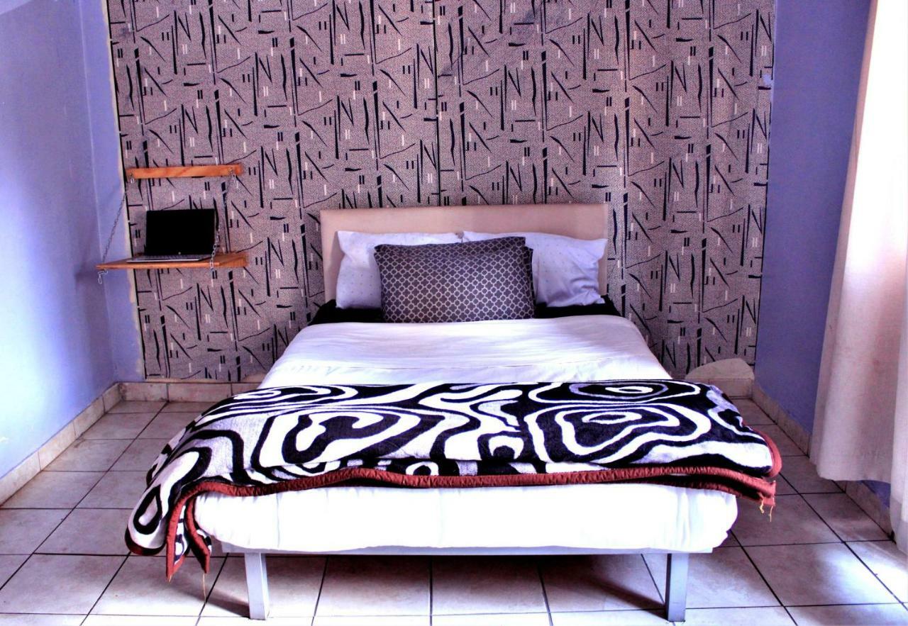 Urban Backpackers Hostel Johannesburg Bagian luar foto