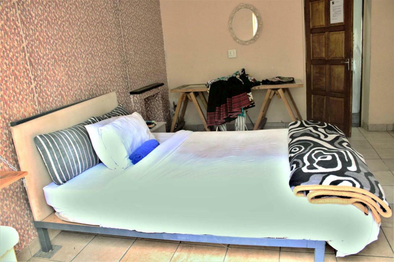 Urban Backpackers Hostel Johannesburg Bagian luar foto